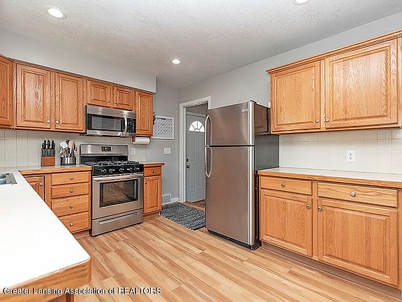 2nd image of 5209 Tulip Ave