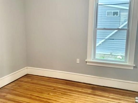 4th image of 30 Manitou Ave Floor 1