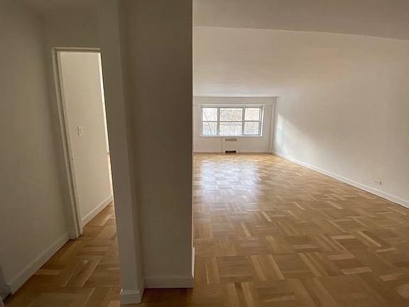 4th image of 38 Lake St
