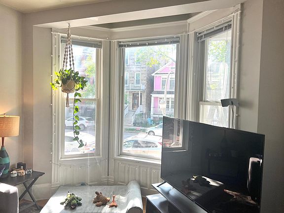 3rd image of 3145 N Clifton Ave #1