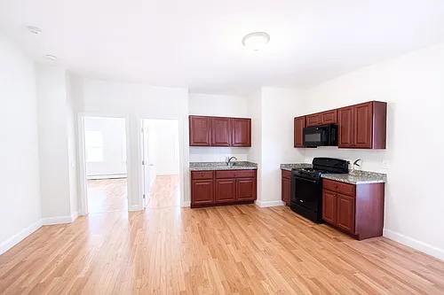 215 State St #B Photo 1