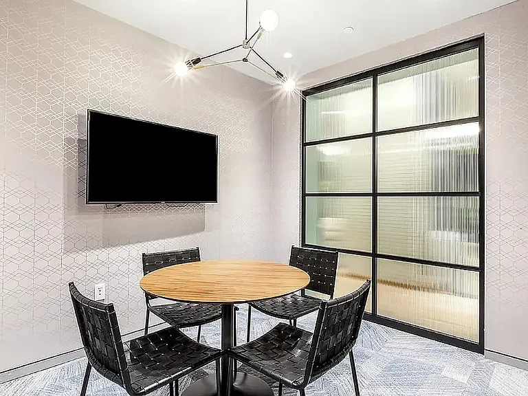 70 W 37th St #1504 — Photo 19