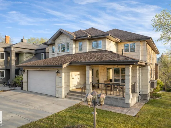 10309 Villa Ave NW, Edmonton, AB T5N 3T8