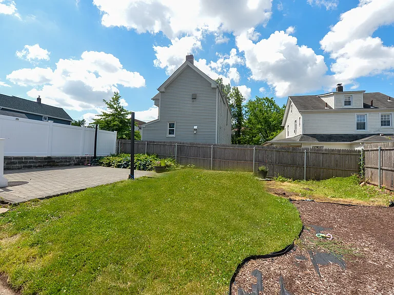 52 Kovar St — Photo 19