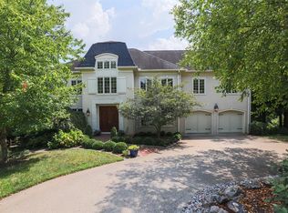 688 Springhill Ln, Cincinnati, OH 45226