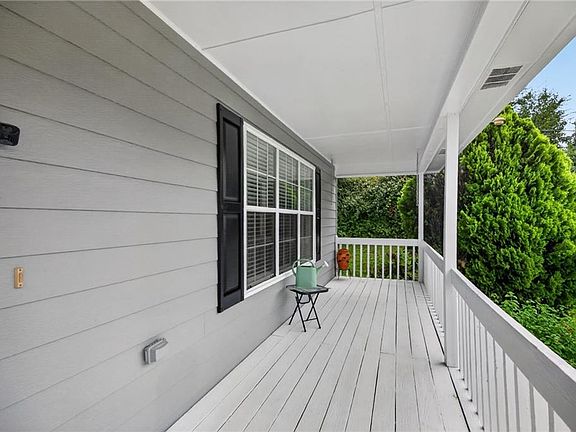 3rd image of 141 King Charles Rd