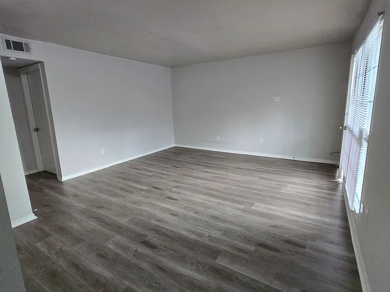 1307 Vinton Ave — Photo 4
