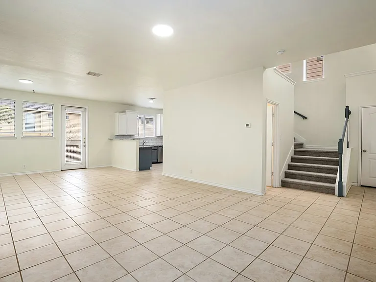 1210 Tweed Willow — Photo 9