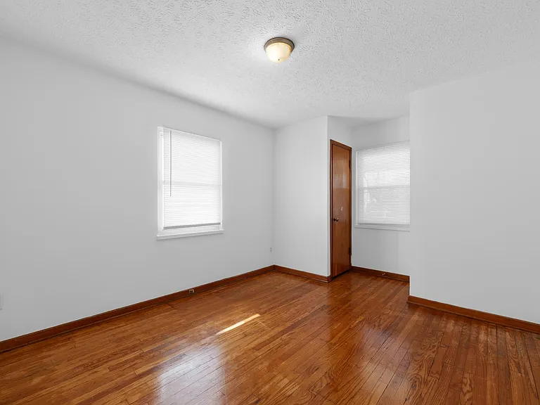 2883 Bremen St — Photo 14