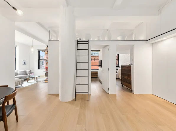 250 Mercer Street B1003 image 1 of 11