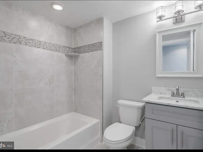 1529 S Lambert St — Photo 9