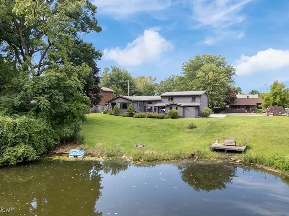 658 Roe Dr, Akron, OH 44319