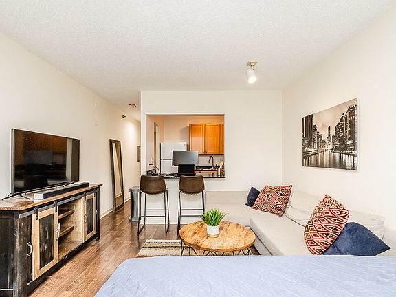 5th image of 400 N La Salle Dr APT 4006