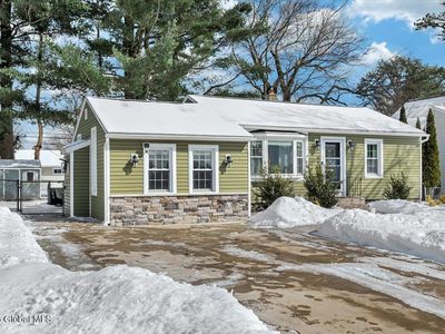 14 Richards Drive, Albany, NY, 12205