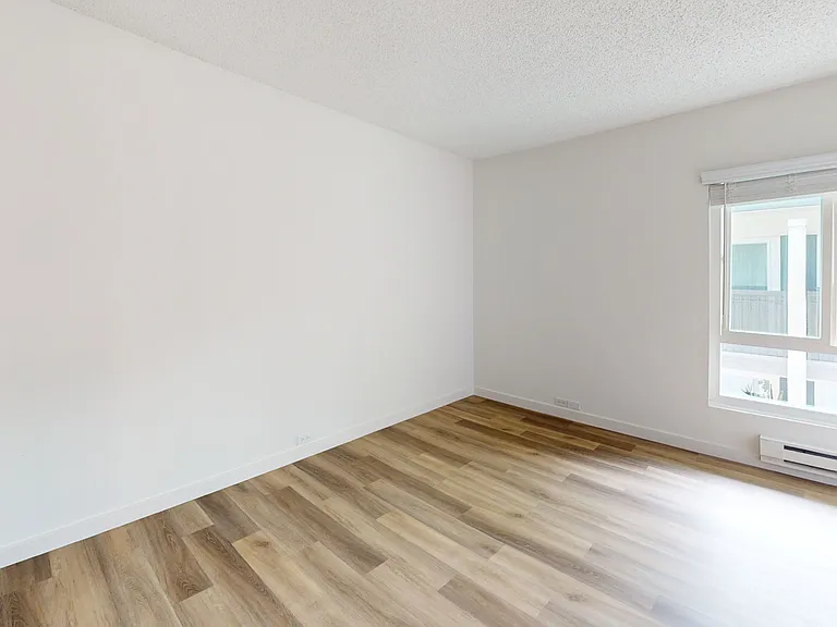Eight 80 Newport Beach — Photo 229