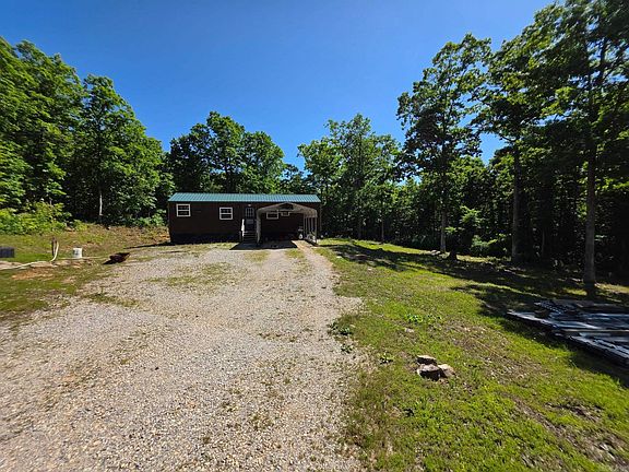 5th image of 1472A Petters Rd