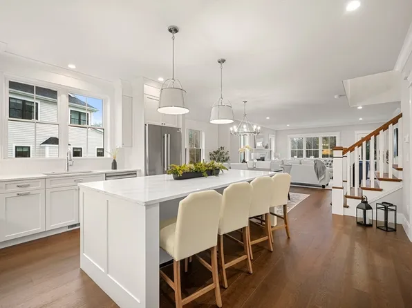 18 Wayside Rd, Natick, MA 01760