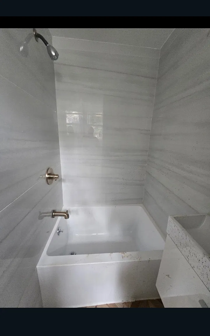 3 bed, $2,400 — Photo 2