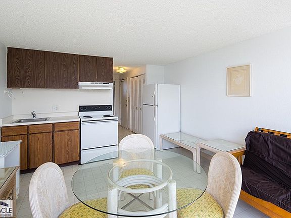3rd image of 2211 Ala Wai Blvd APT 2005