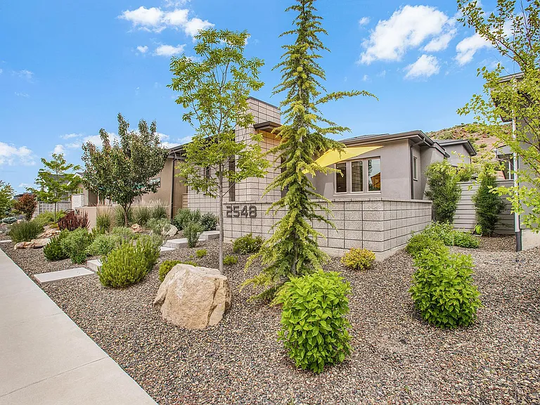 2548 E Warm Springs Ave — Photo 7