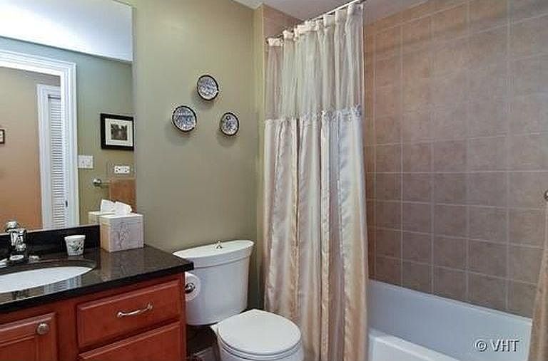 2nd image of 2417 W Foster Ave #2