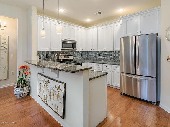 2nd image of 712 Amy Ct
