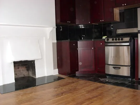 Rented by Standard Realty | media 18