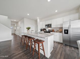 103 Staysail Dr, Elizabeth City, NC 27909