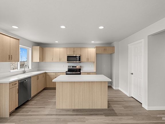 3rd image of 1591 Covington St