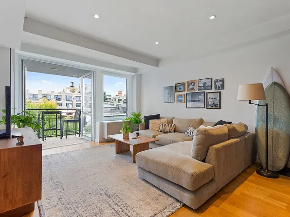 260 N 9th St APT 6D, Brooklyn, NY 11211