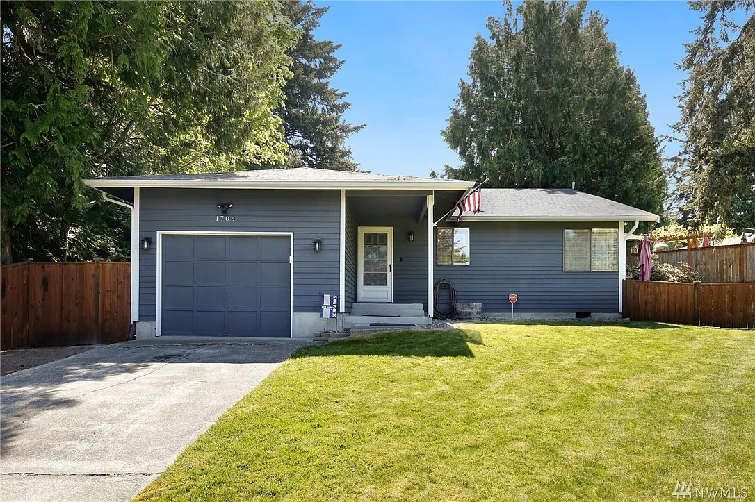 1704 Cypress Ct photo 1