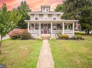 215 W Market St, Hallam, PA 17406