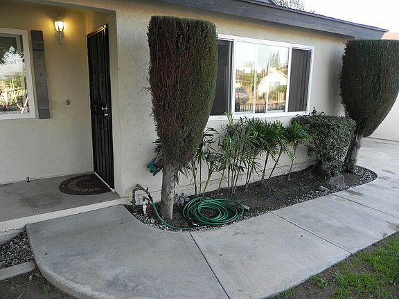 3rd image of 7661 Silver St
