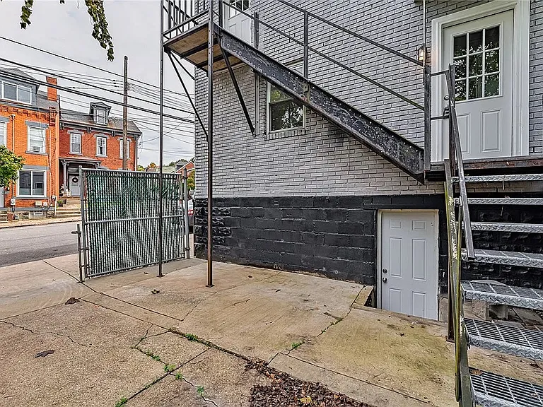 5243 Keystone St — Photo 3