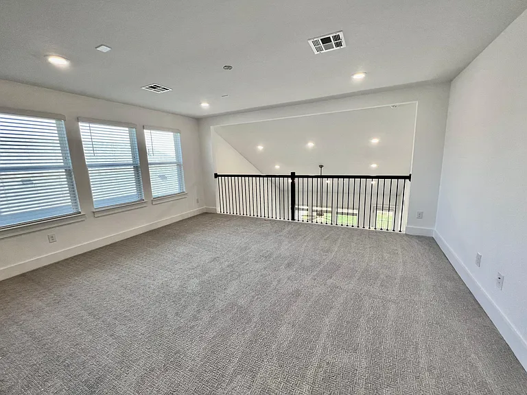 120 Green Knoll Ln — Photo 41