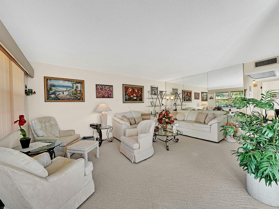 1st image of 315 Windsor N