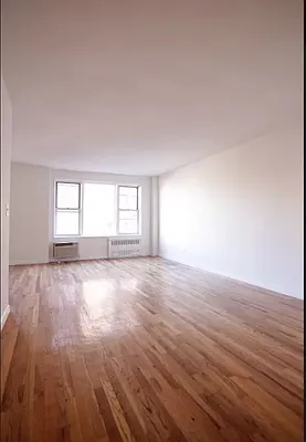 Rented by KNOCKKNOCK LLC | media 10