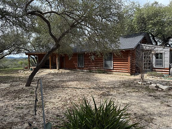 2nd image of 620 Lake Forest