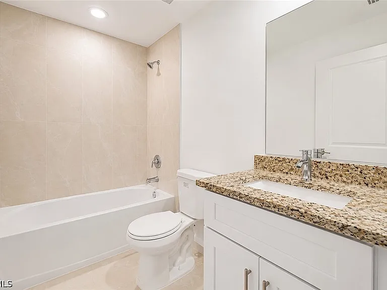 640 Lydia St — Photo 16
