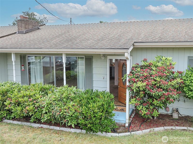 4th image of 9314 44th Drive NE