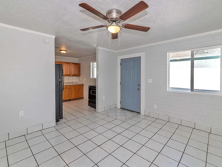732 W Southgate Ave #2 — Photo 12