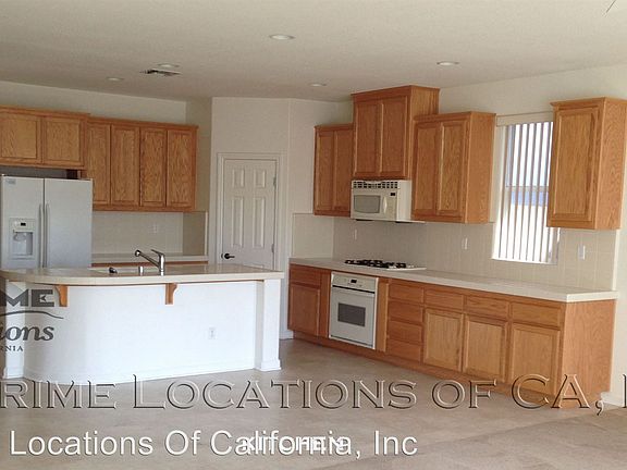 3rd image of 7165 Roycroft Dr
