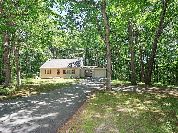4th image of 7 Bigwood Drive