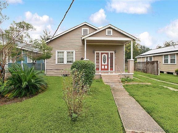 2nd image of 1509 General Collins Ave