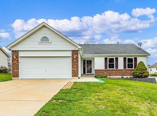 1070 Schumacher Rd, Fenton, MO 63026