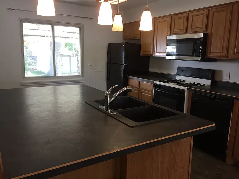 2256 Geneva St — Photo 14