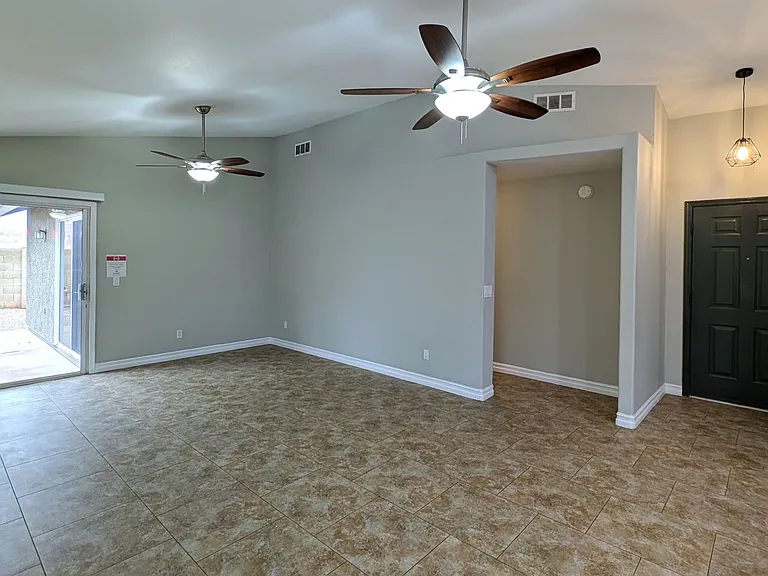 143 S Willow Creek St — Photo 9