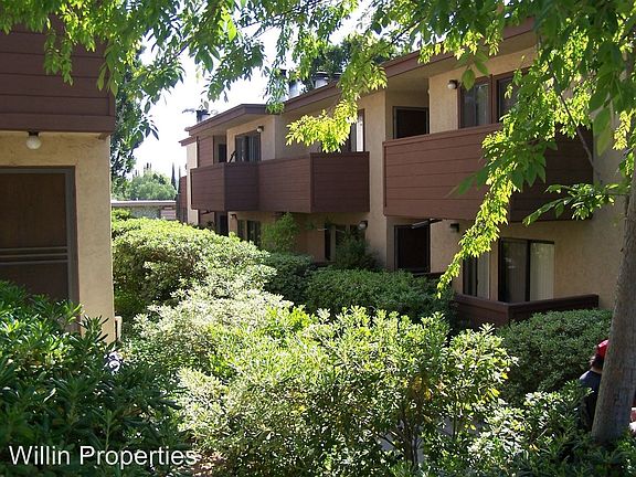 3rd image of 5245 Wood St APT B