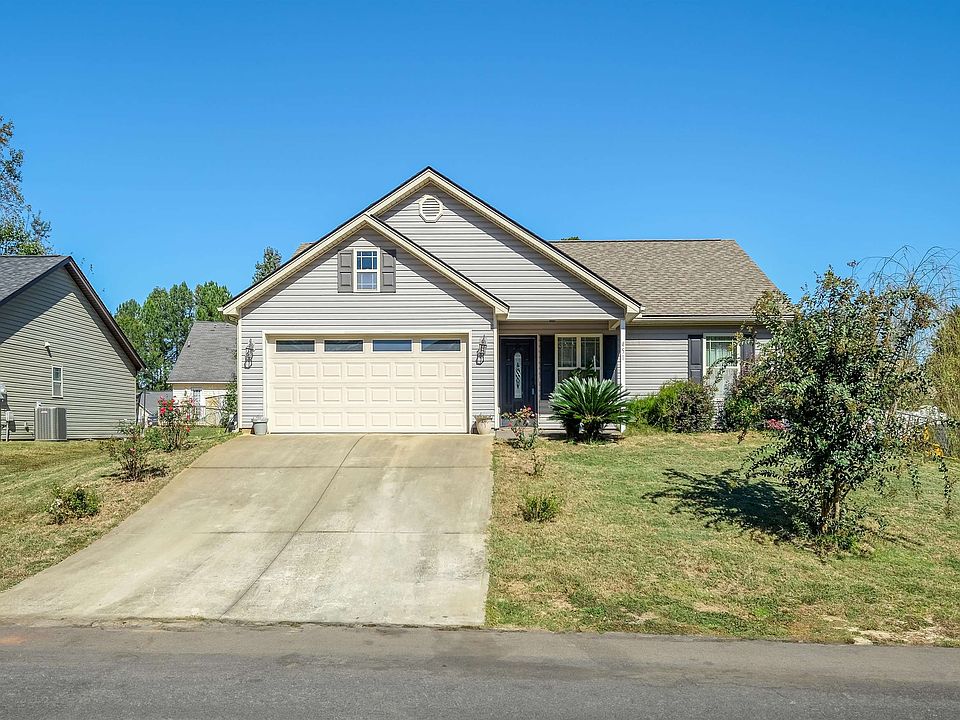 1st image of 451 Blairwood Ct