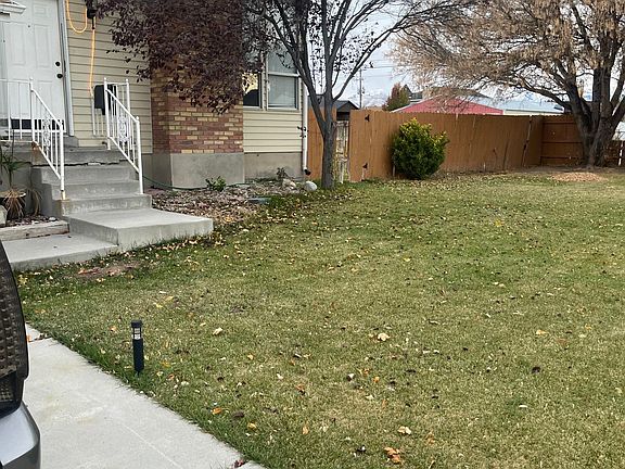 3rd image of 1285 W Greasewood Dr